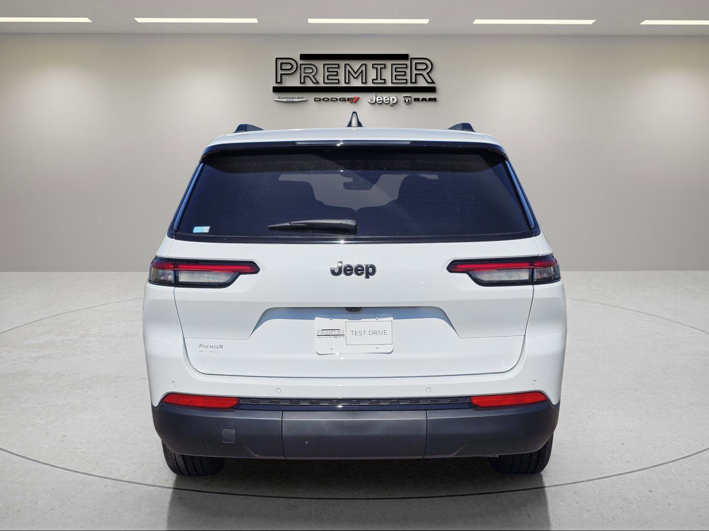 New 2025 Jeep Grand Cherokee L Altitude image 6