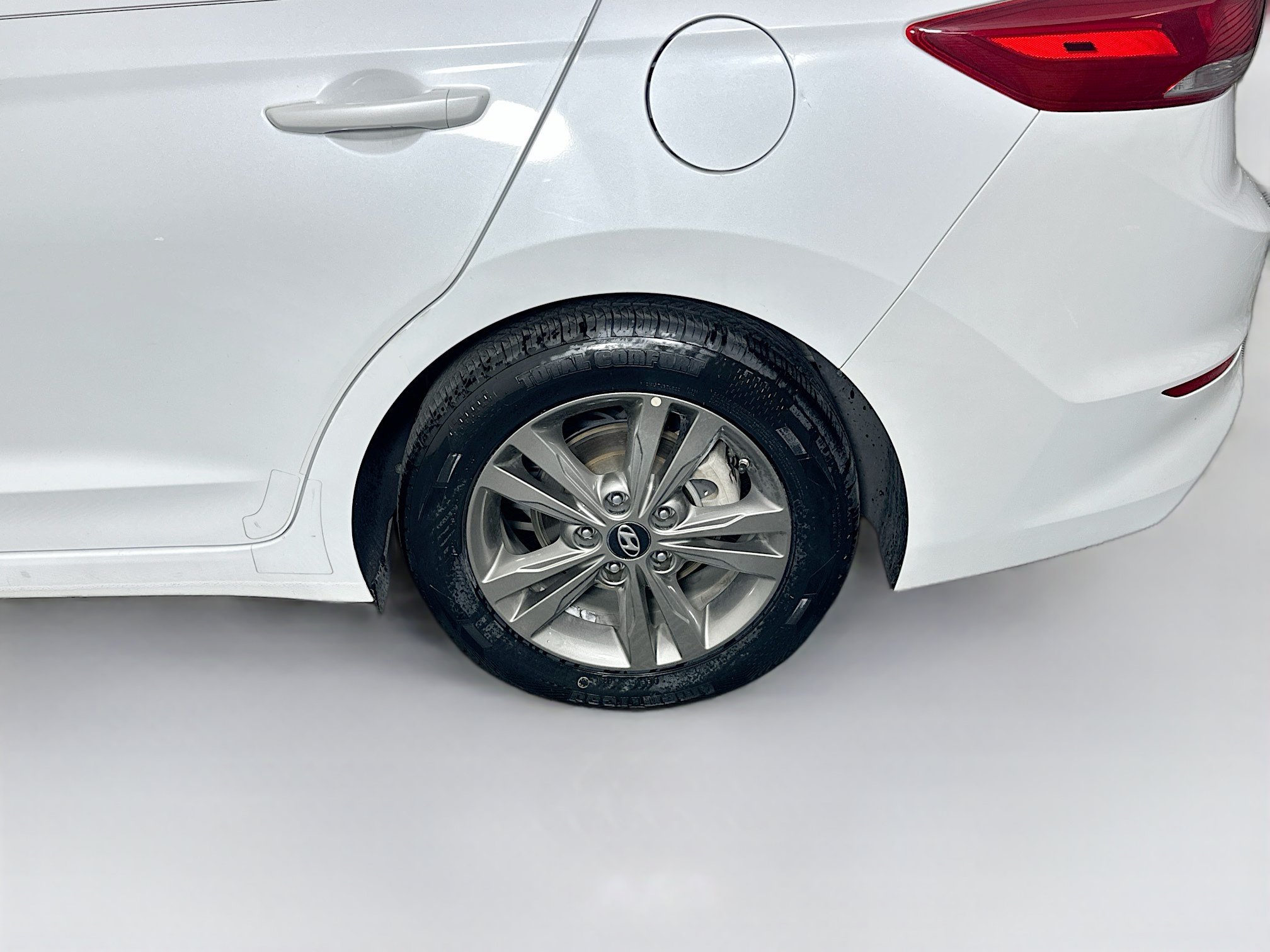 Used 2018 Hyundai Elantra Value Edition FWD image 11