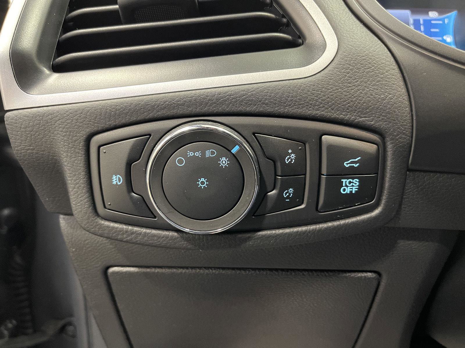 Used 2024 Ford Edge ST-Line image 18