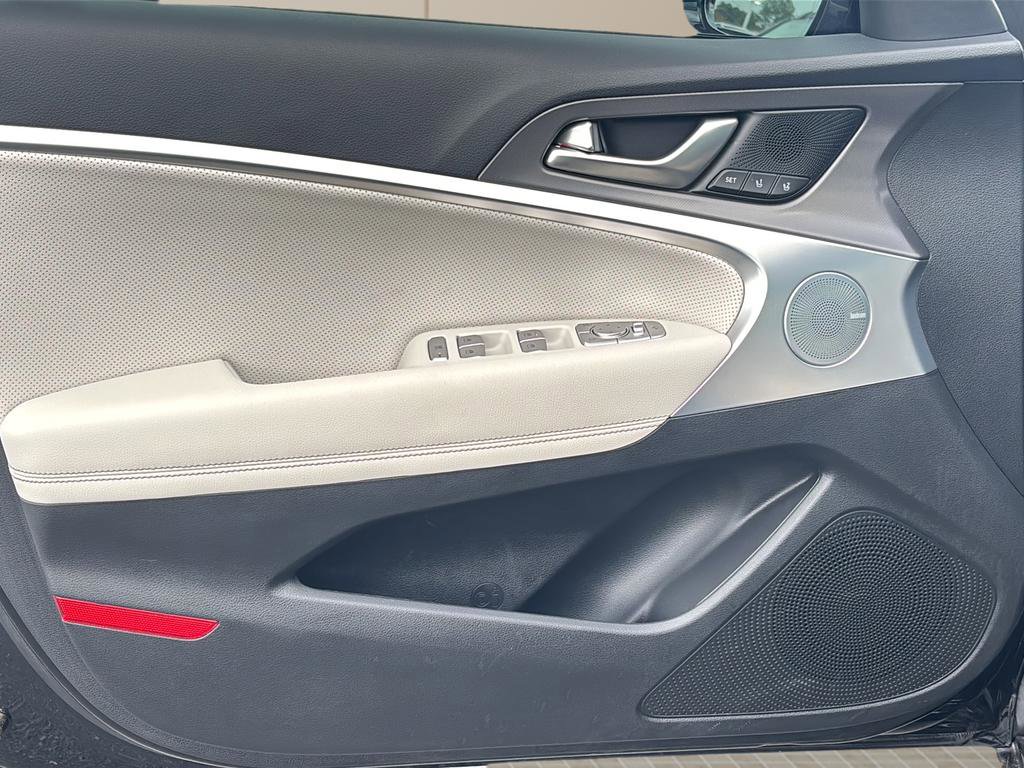 Certified 2025 Genesis G70 2.5T w/ Sport Prestige Package image 16