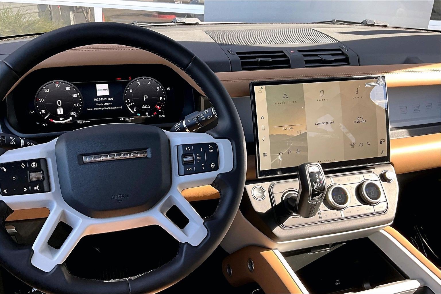 New 2026 Land Rover Defender 110 X-Dynamic SE image 7