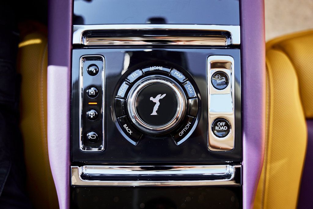 Used 2025 Rolls-Royce Cullinan image 70