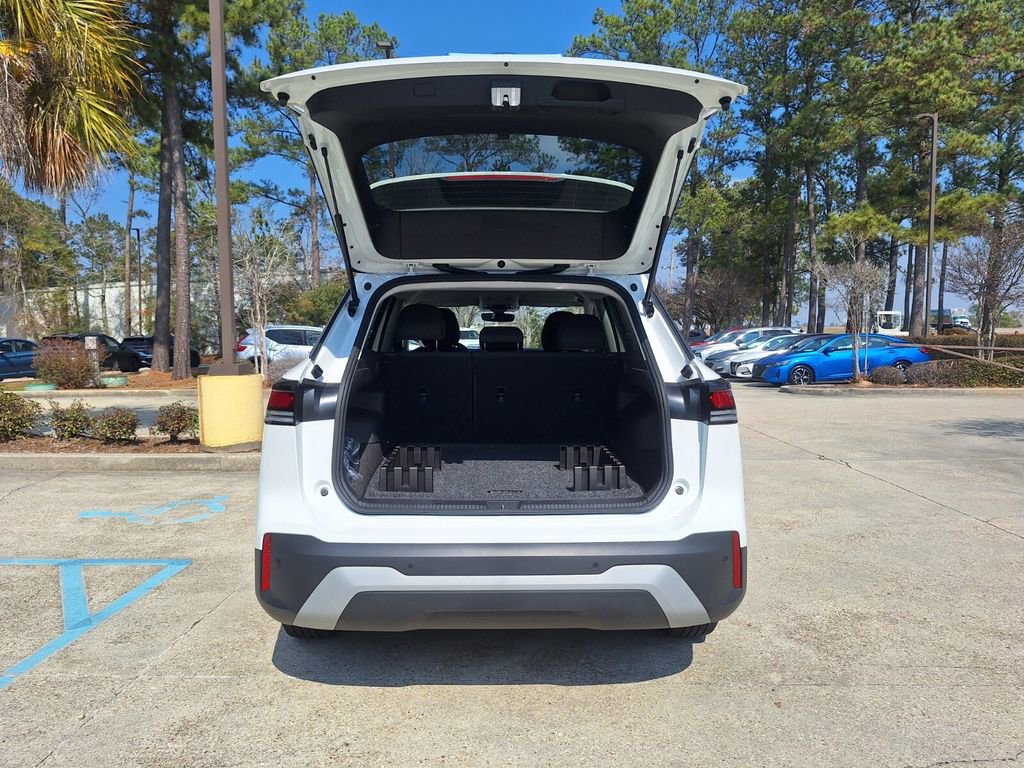 Used 2025 Volkswagen Tiguan S image 25