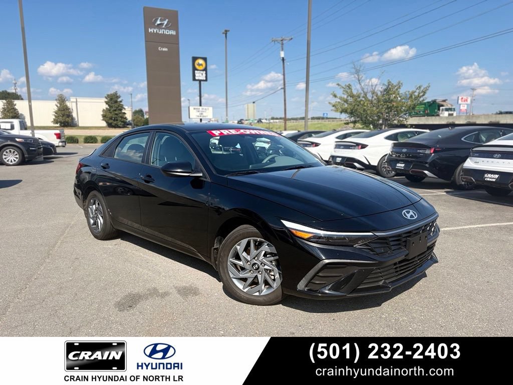 Used 2024 Hyundai Elantra SEL FWD image 1