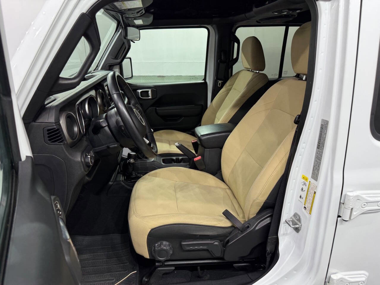 Used 2018 Jeep Wrangler Unlimited Sport S image 11