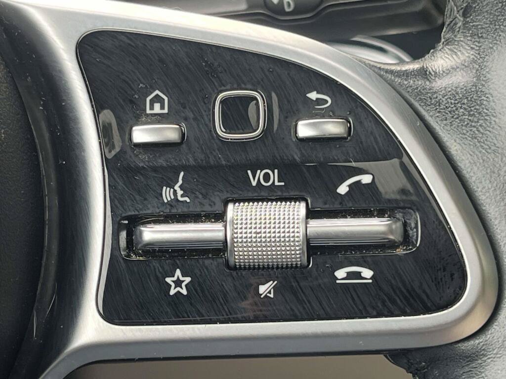 Certified 2023 Mercedes-Benz GLB 250 4MATIC w/ Premium Package image 34