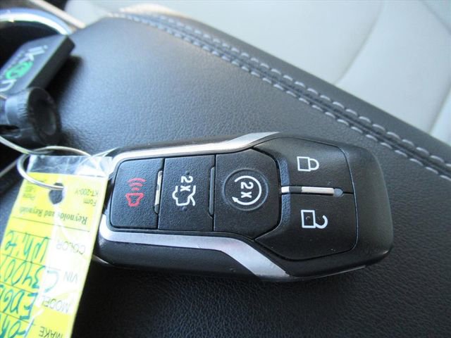 Used 2016 Ford Edge Titanium w/ Equipment Group 301A FWD image 30