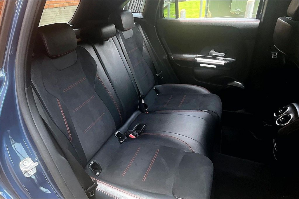 Used 2023 Mercedes-Benz GLA 250 4MATIC image 37