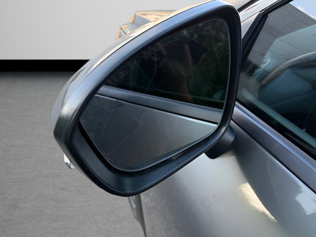Used 2022 Nissan Rogue SV image 32