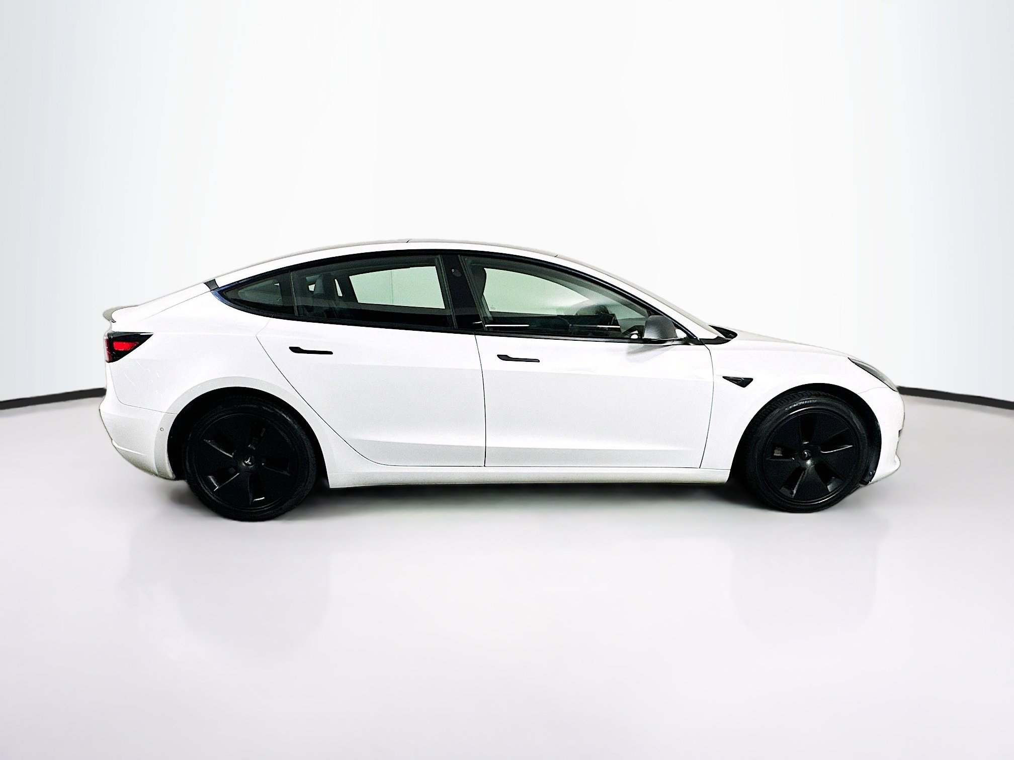 Used 2021 Tesla Model 3 Standard Range Plus RWD image 10