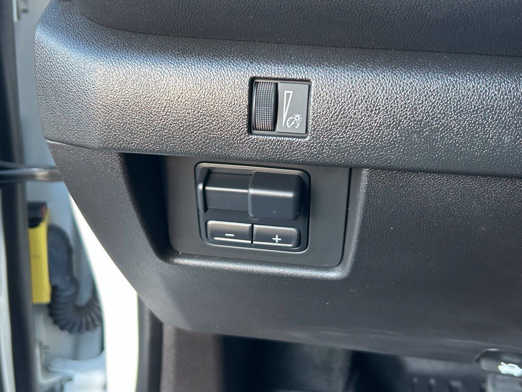 Used 2025 Chevrolet Colorado Trail Boss AWD/4WD image 17