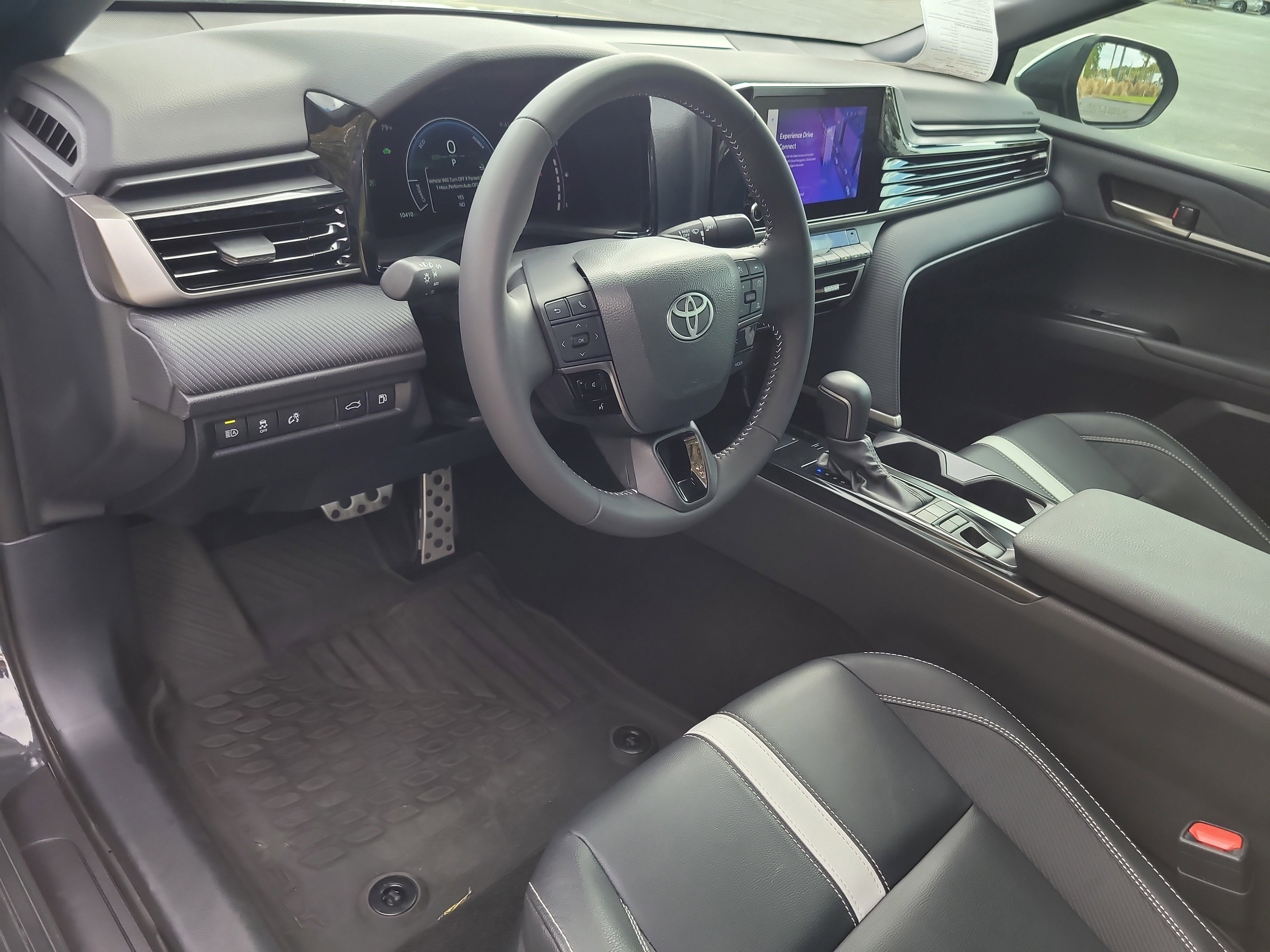 Certified 2025 Toyota Camry SE w/ Convenience Package image 18