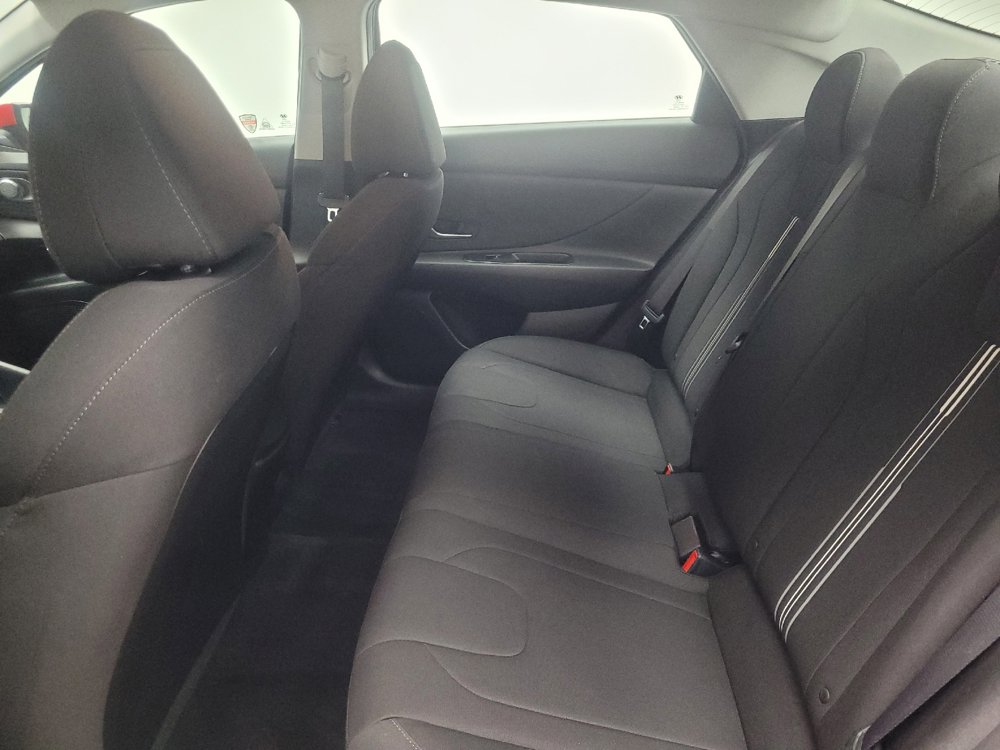 Used 2022 Hyundai Elantra SEL FWD image 18