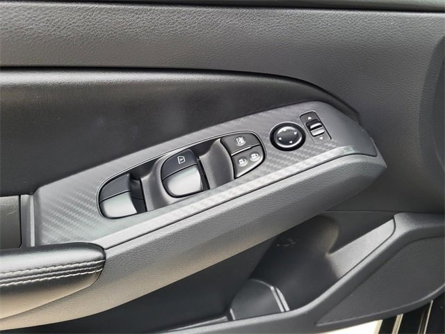 Used 2024 Nissan Altima 2.5 SV image 12