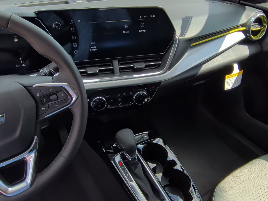 New 2026 Chevrolet Trax LT w/ Driver Confidence Package FWD image 21