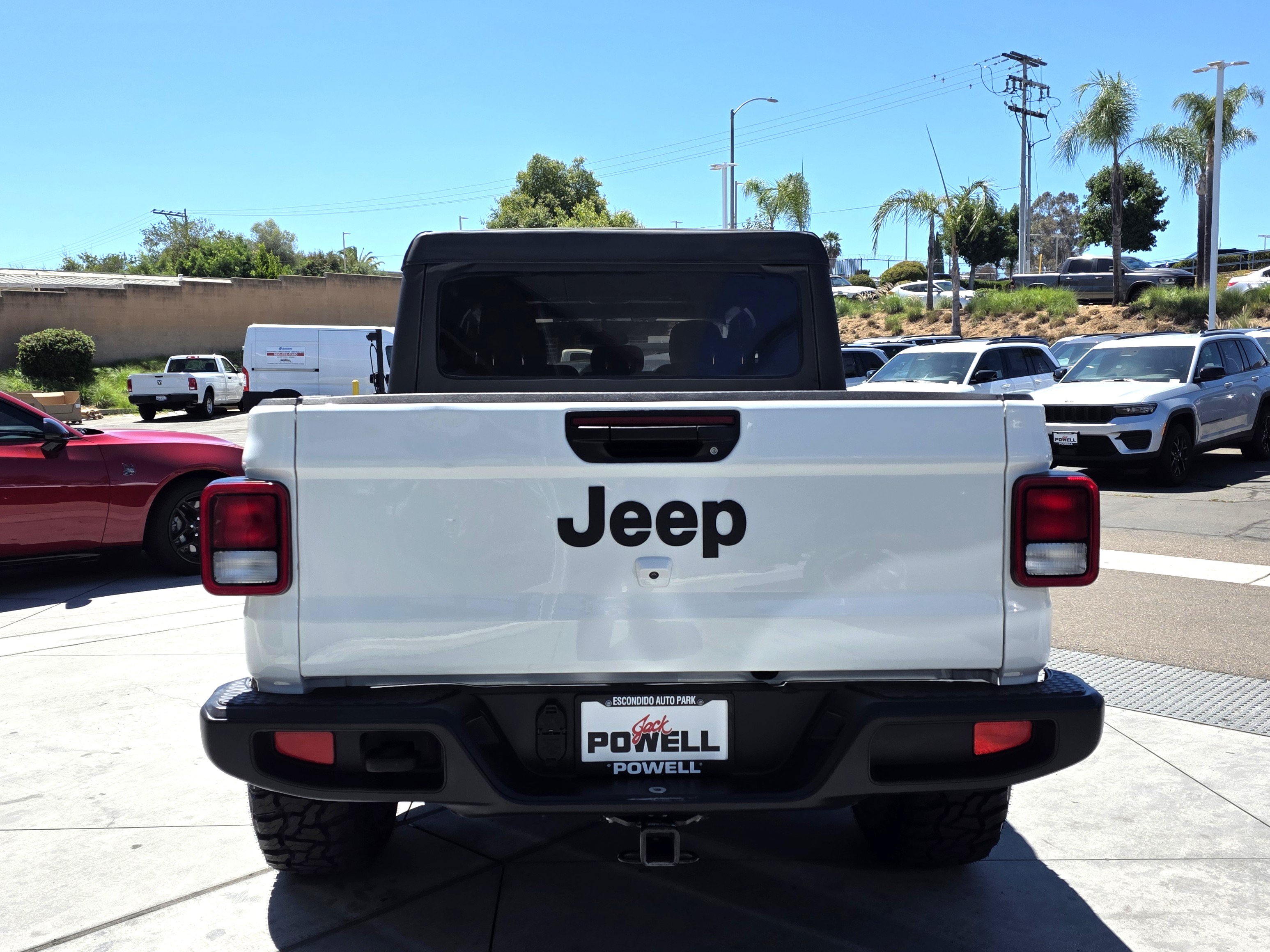Certified 2022 Jeep Gladiator Sport AWD/4WD image 4