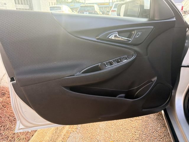 Used 2020 Chevrolet Malibu LT FWD image 24