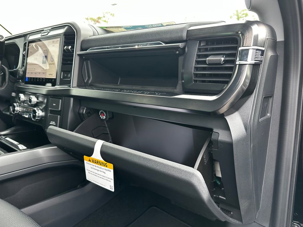 New 2026 Ford F250 Lariat w/ Black Appearance Package image 43