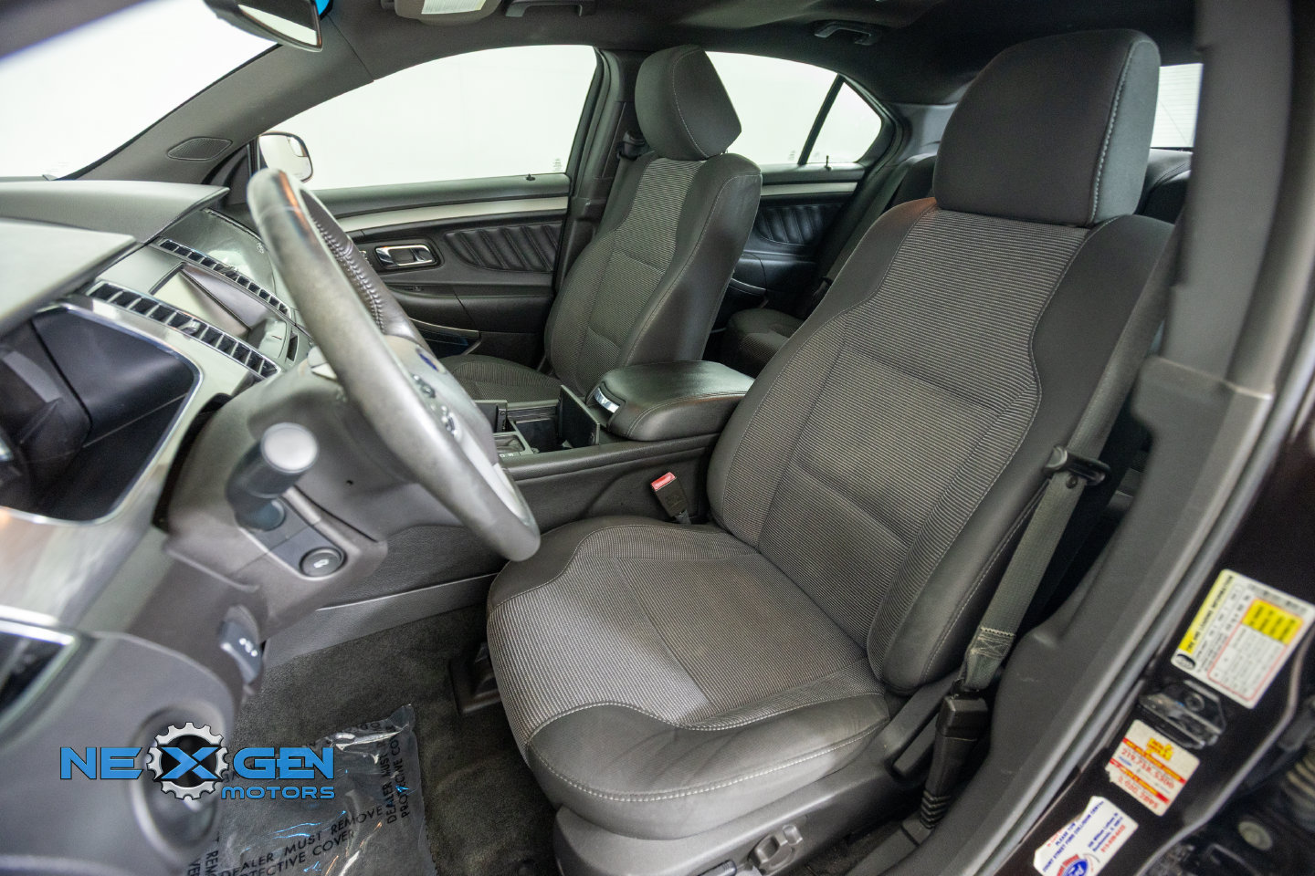 Used 2013 Ford Taurus SEL FWD image 25