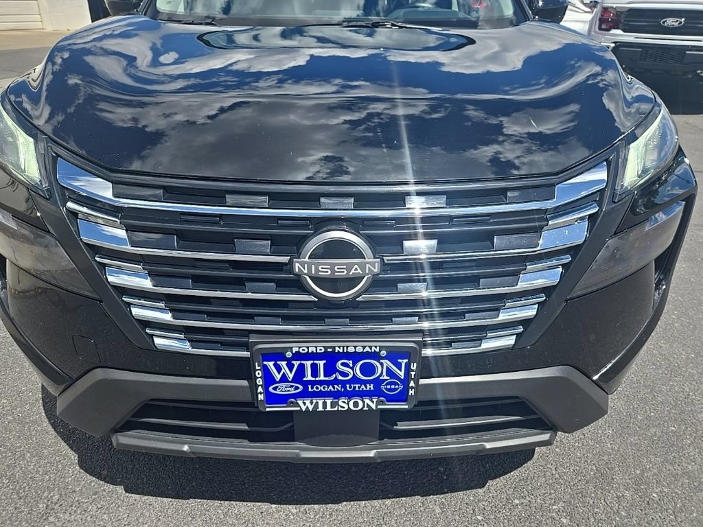 Used 2025 Nissan Rogue SV AWD/4WD image 30