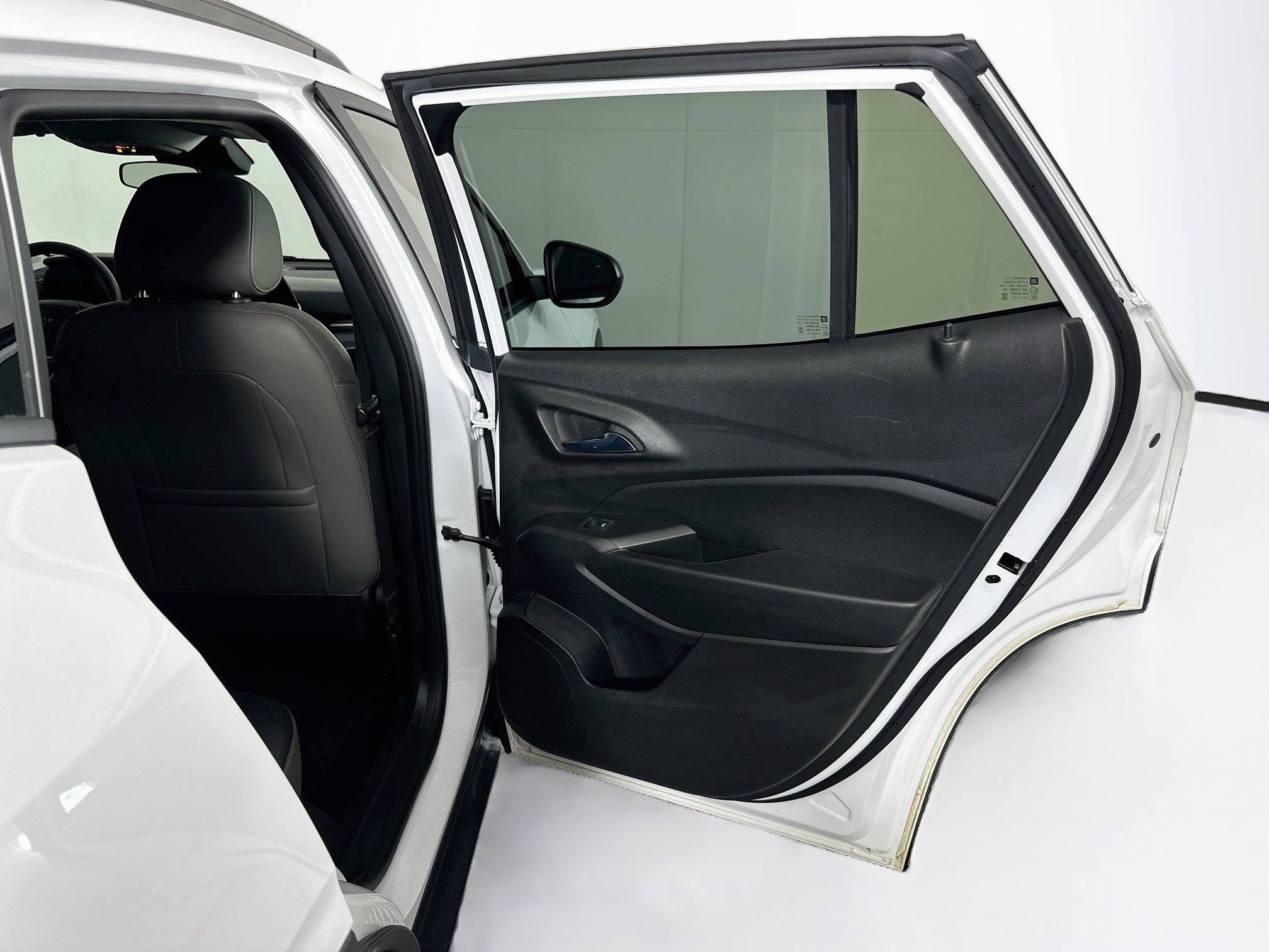 Used 2024 Chevrolet Trax ACTIV w/ Sunroof Package FWD image 29