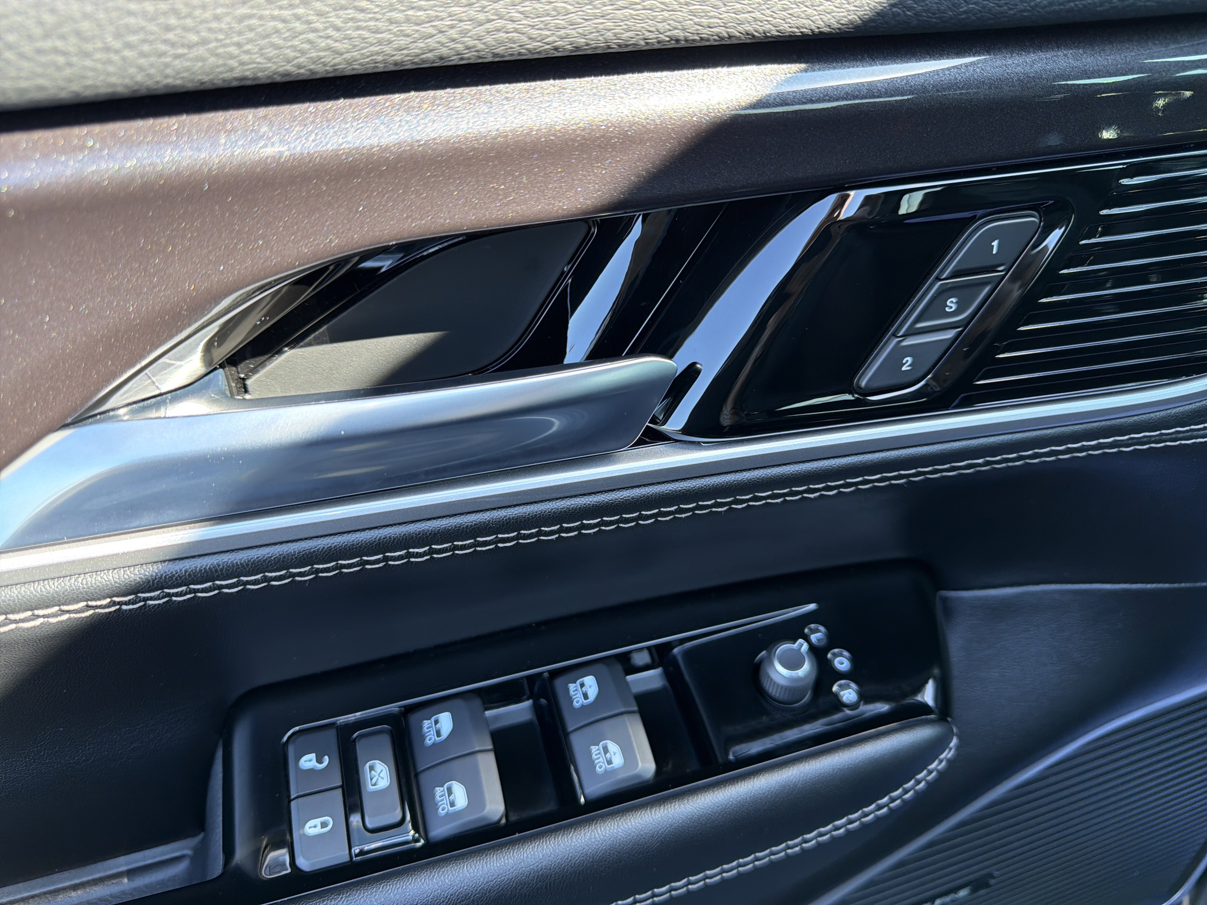 Used 2024 Jeep Wagoneer 4WD w/ Premium Group I image 34