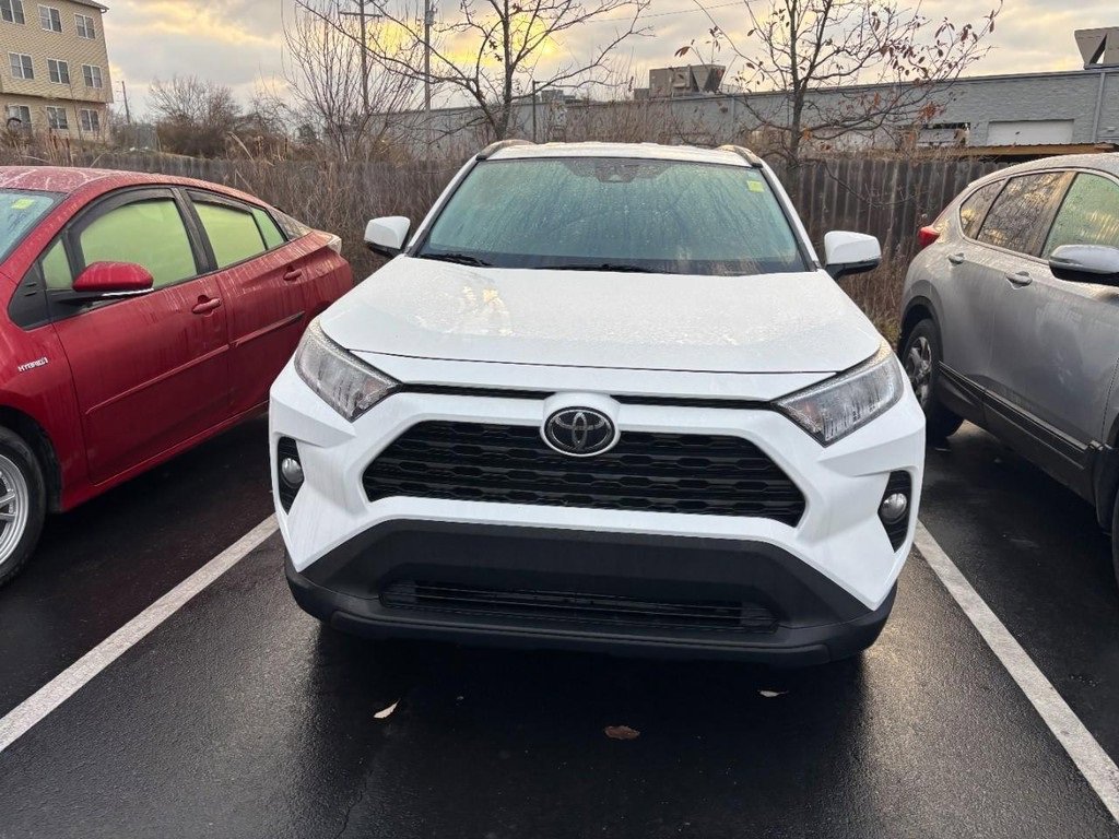 Used 2021 Toyota RAV4 XLE image 2