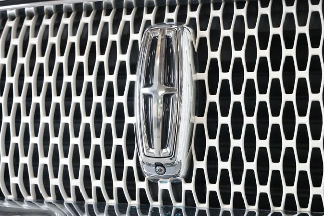 Used 2020 Lincoln Navigator Reserve w/ Equipment Group 208A Reserve AWD/4WD image 4