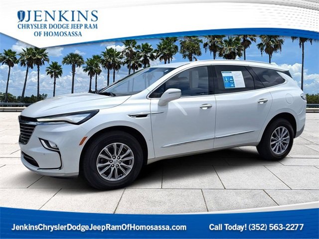 Used 2023 Buick Enclave Essence image 1