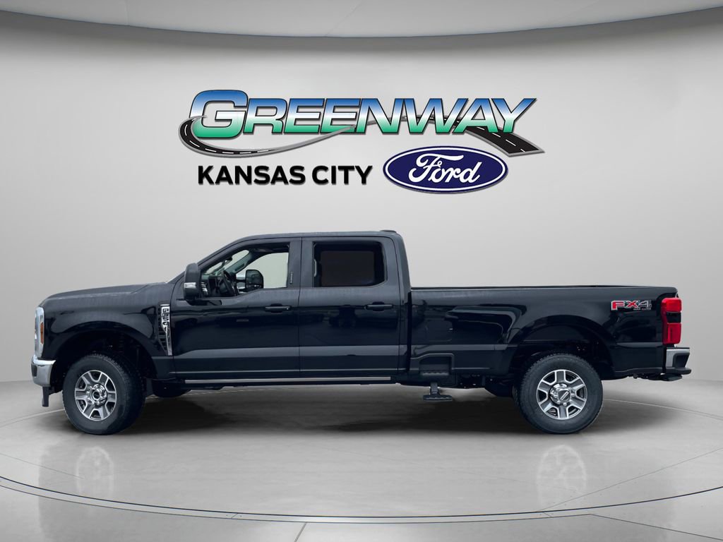 New 2026 Ford F350 Lariat w/ FX4 Off-Road Package image 4