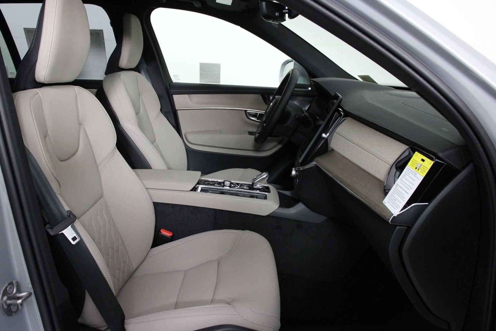 New 2026 Volvo XC90 T8 Plus image 10
