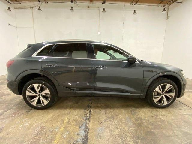 Used 2024 Audi Q8 e-tron Premium Plus w/ Premium Plus Package AWD/4WD image 6