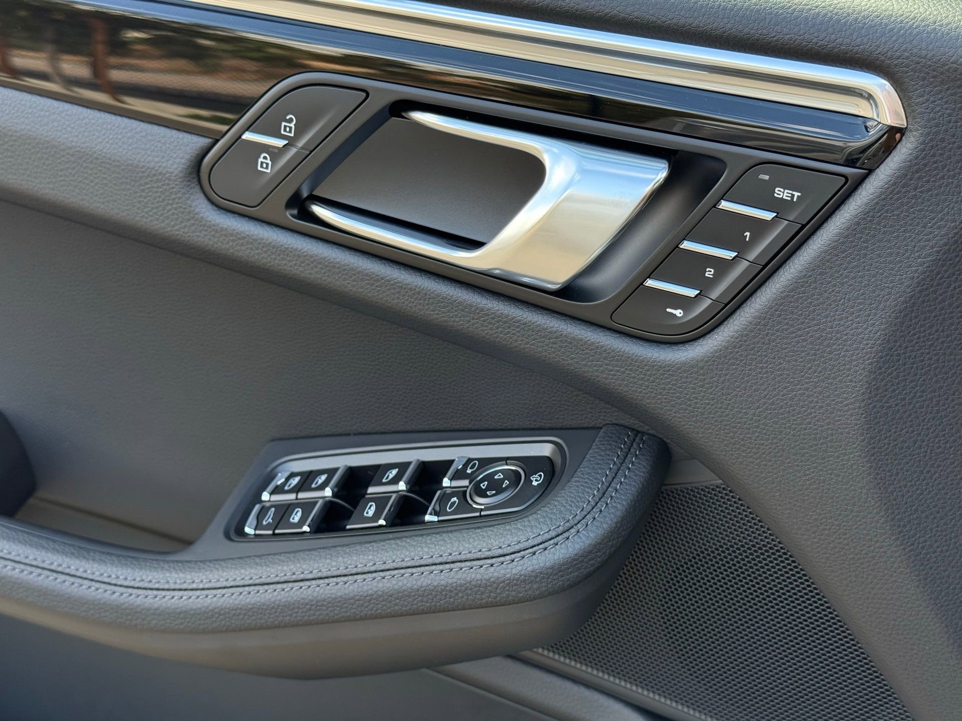 Used 2026 Porsche Macan image 27