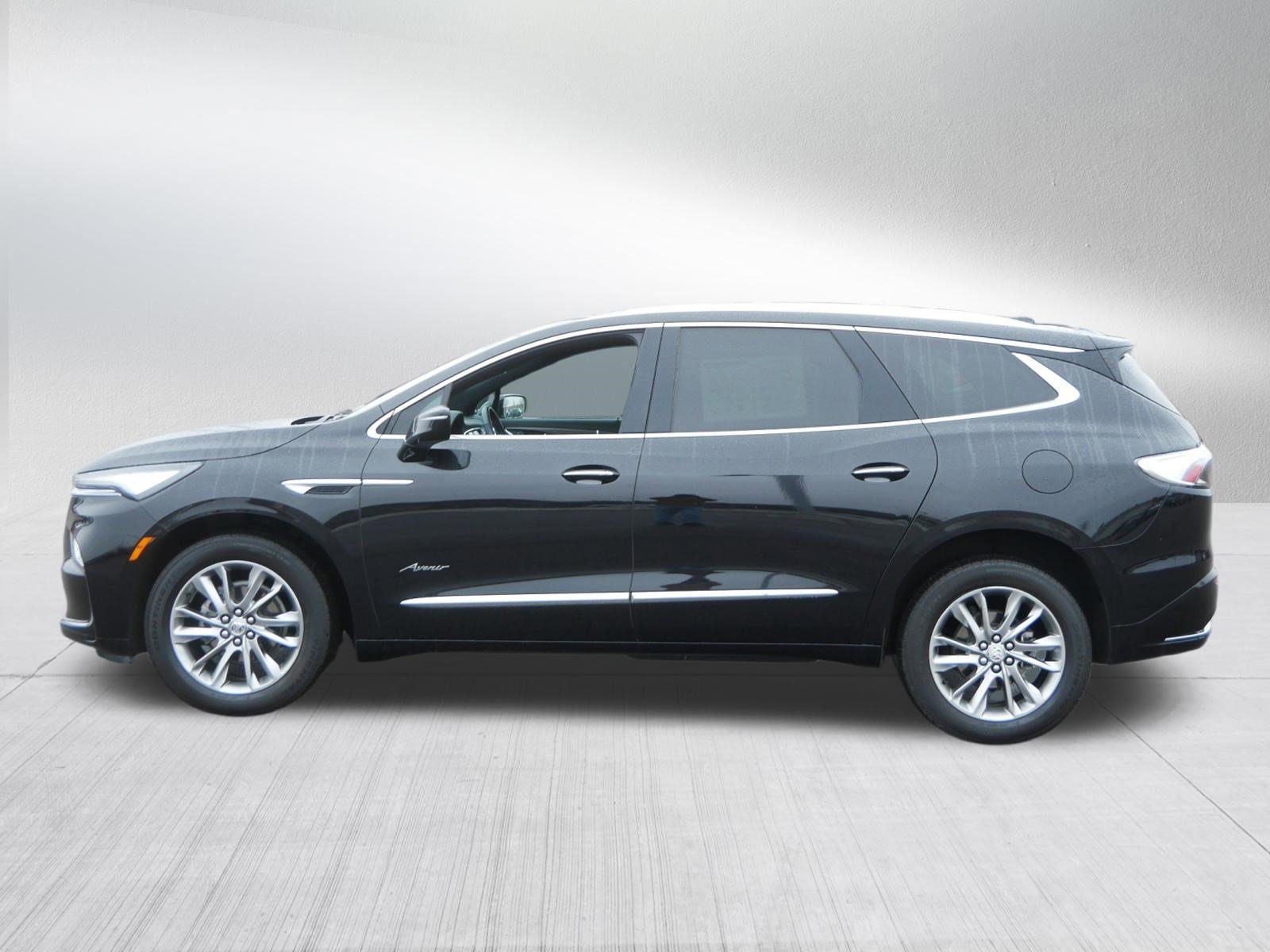 Used 2023 Buick Enclave Avenir w/ Avenir Technology Package image 4