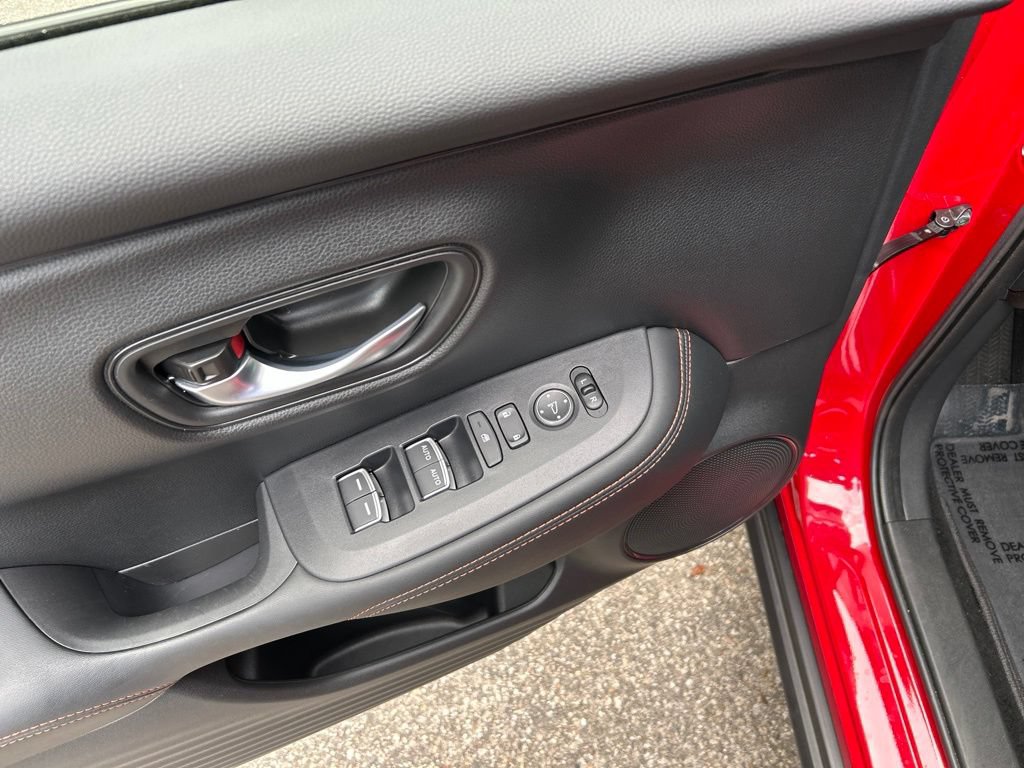 Used 2025 Honda HR-V Sport image 15