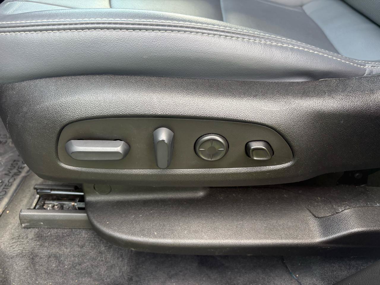 Used 2022 Buick Enclave Premium FWD image 11