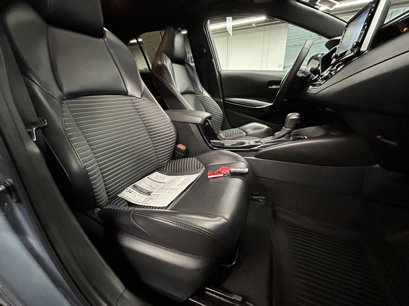 Used 2020 Toyota Corolla XSE image 21