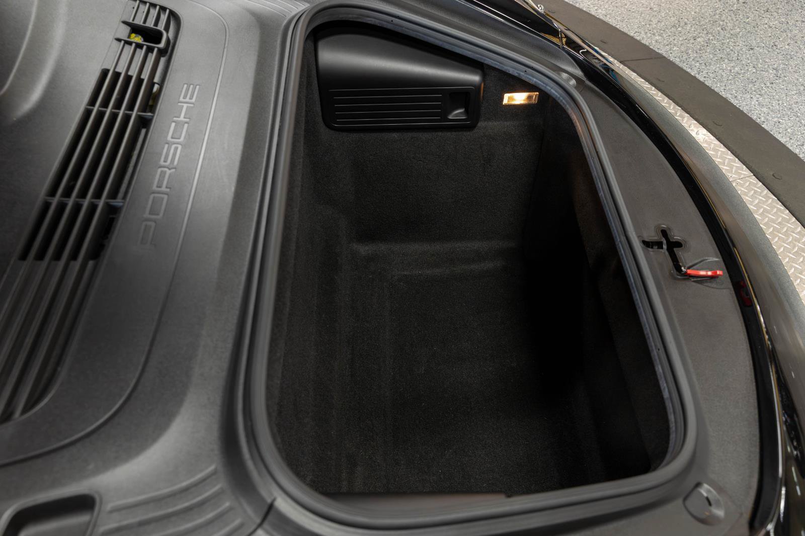 Used 2018 Porsche 718 Cayman RWD image 41