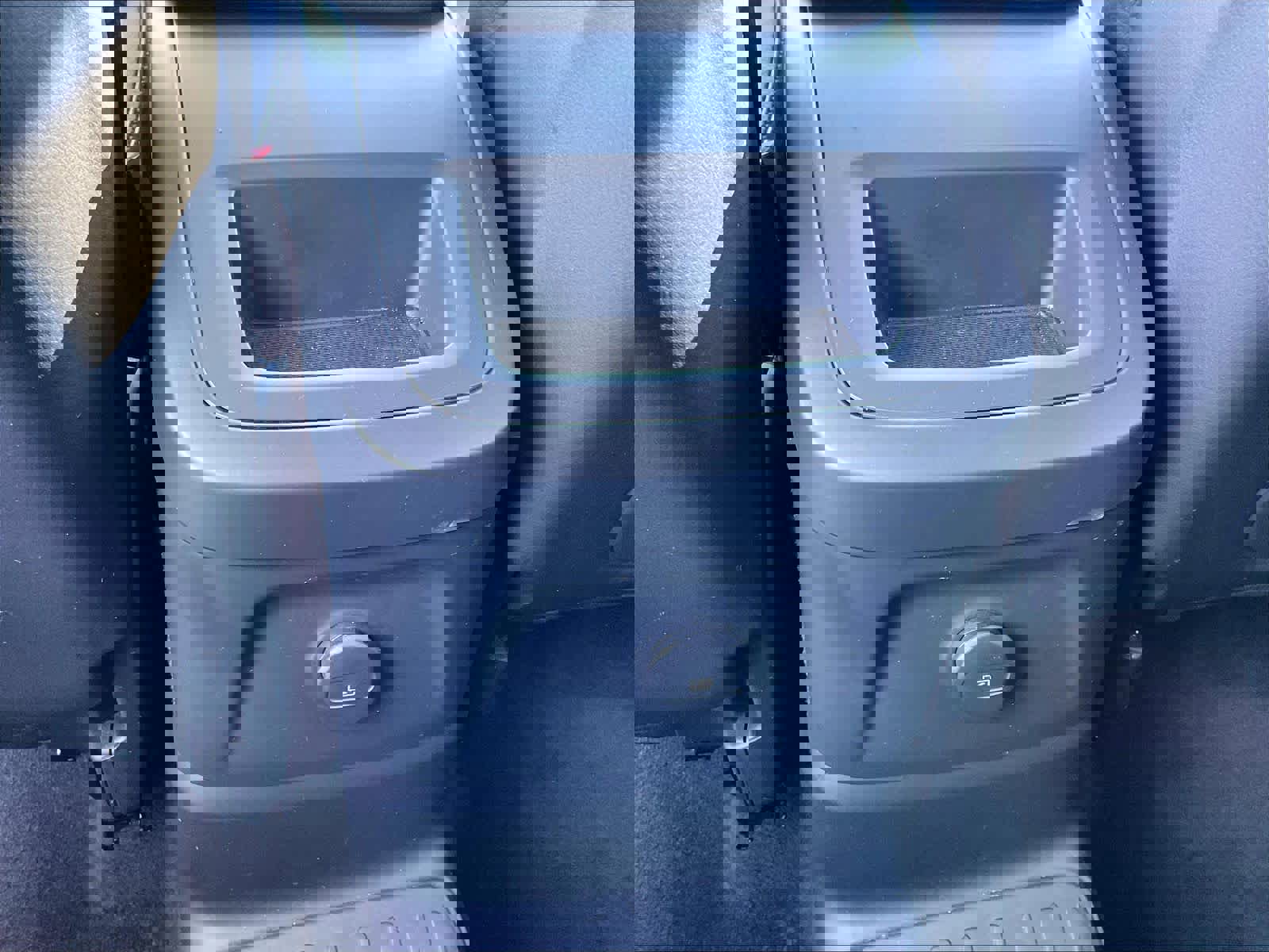 Used 2023 Volvo XC60 T8 Plus image 37