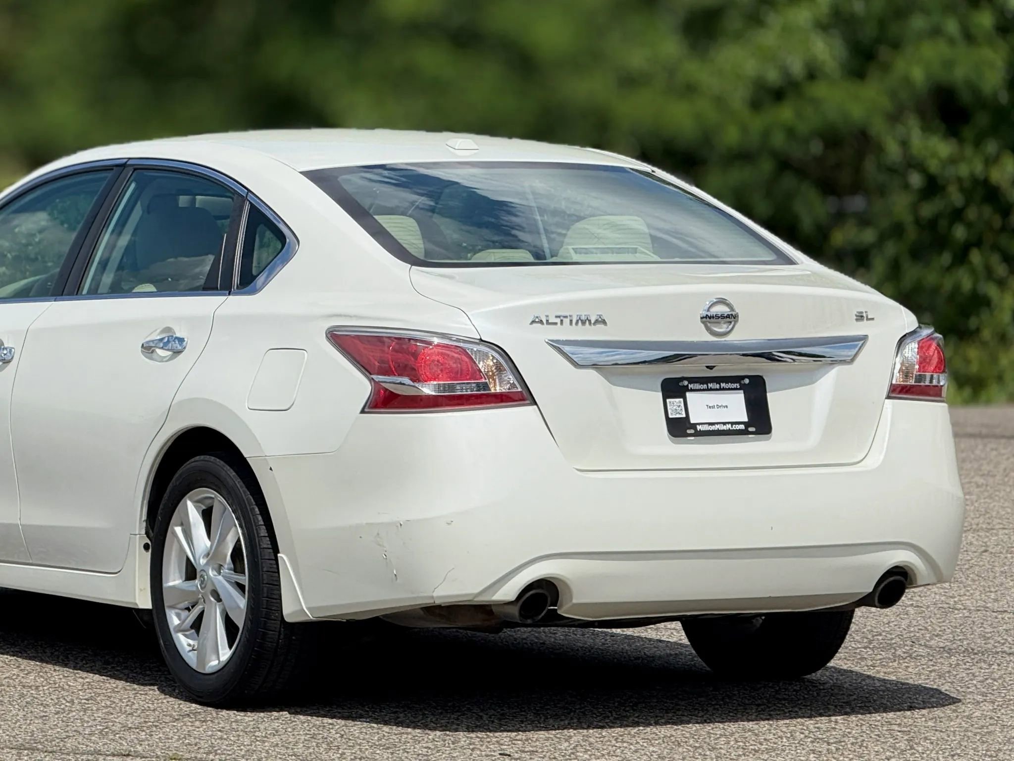 Used 2015 Nissan Altima 2.5 SL w/ Technology Package FWD image 16