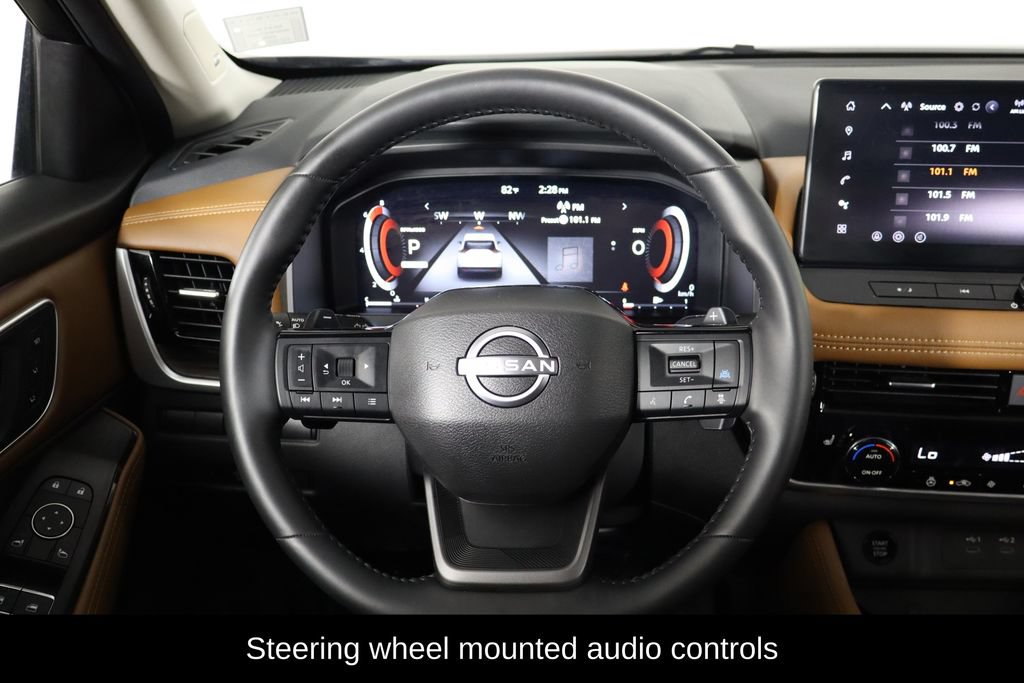 Used 2025 Nissan Rogue Platinum FWD image 7