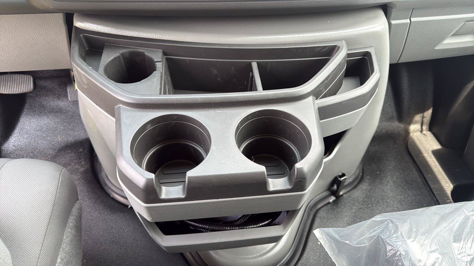 New 2027 Ford E-350 and Econoline 350 Super Duty w/ Power Equipment Group RWD image 17