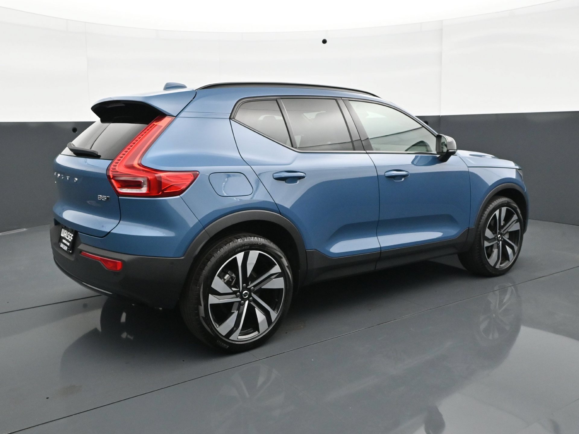 Used 2025 Volvo XC40 B5 Ultra w/ Climate Package AWD/4WD image 7