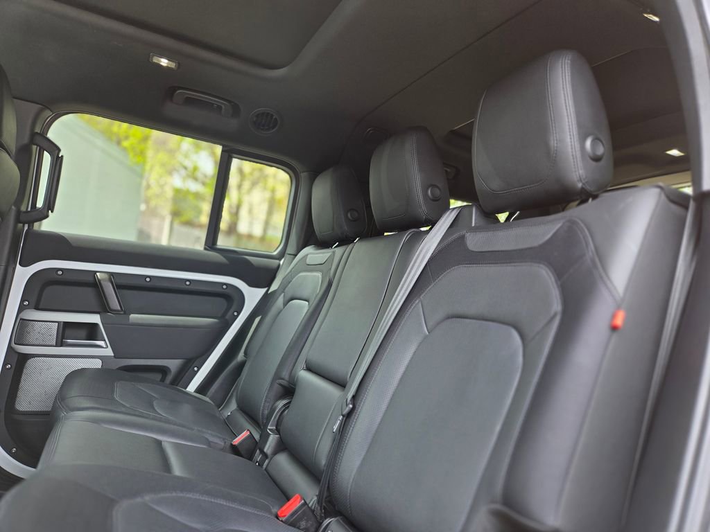 Used 2023 Land Rover Defender 130 X-Dynamic SE AWD/4WD image 23
