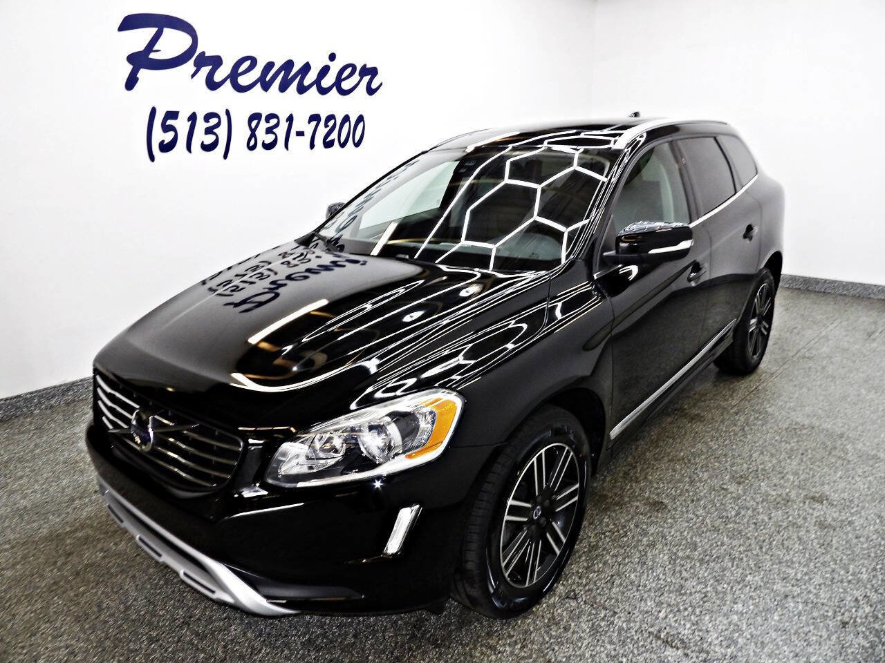 Used 2017 Volvo XC60 T5 Dynamic image 1