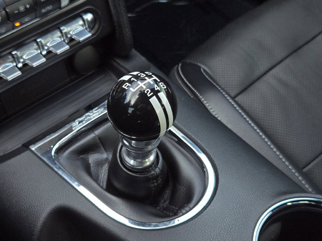 Used 2015 Ford Mustang GT Premium RWD image 18