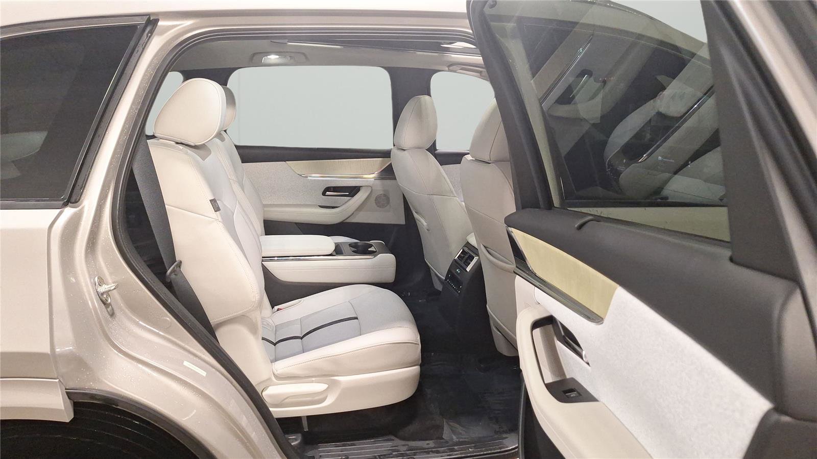 Used 2024 MAZDA CX-90 3.3 Turbo S w/ Premium Plus image 13