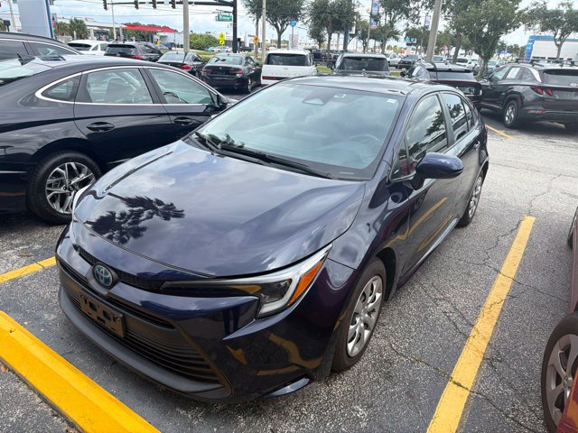 Used 2024 Toyota Corolla LE FWD image 2