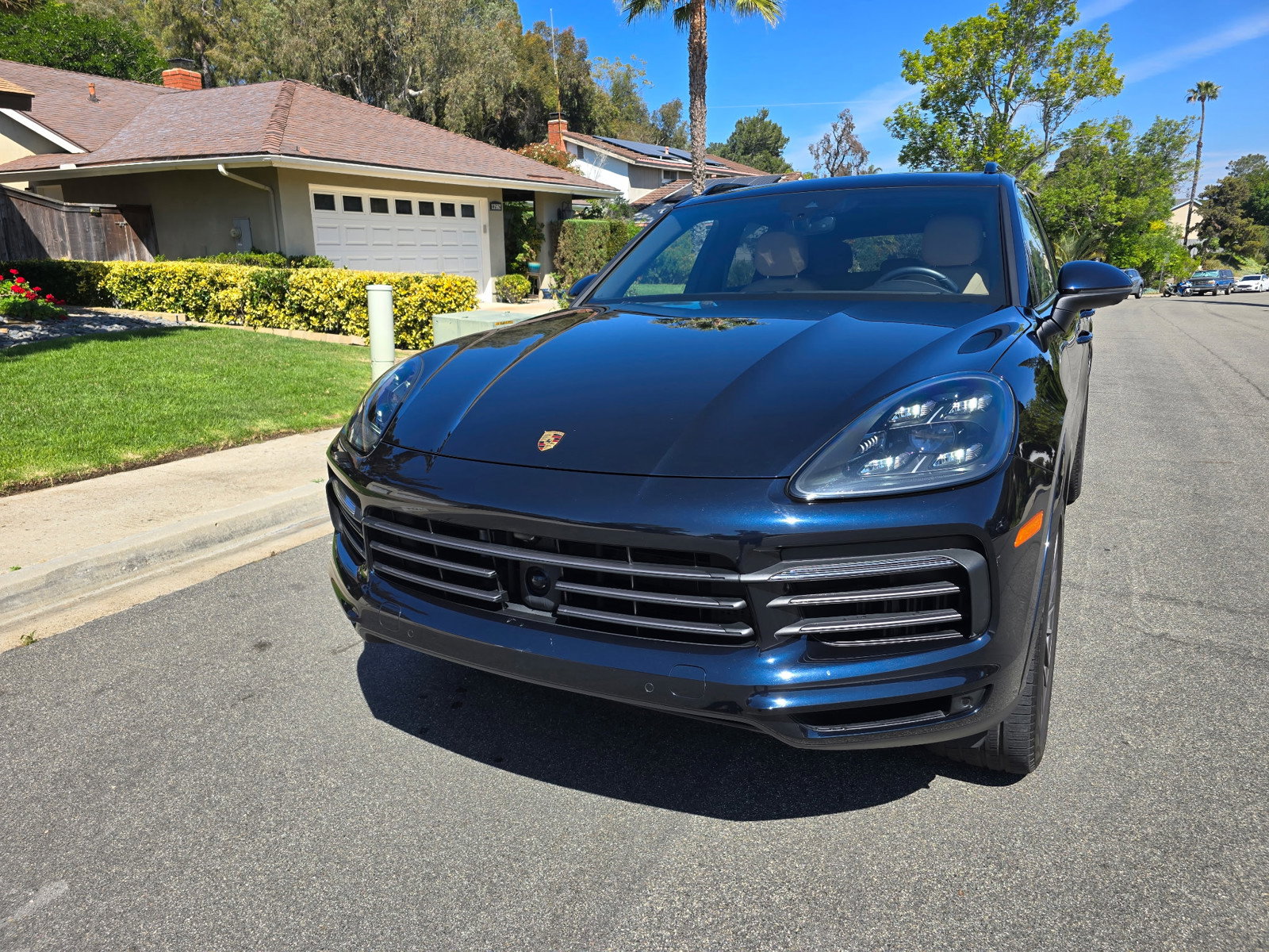 Used 2022 Porsche Cayenne Platinum Edition w/ Premium Package Plus image 6