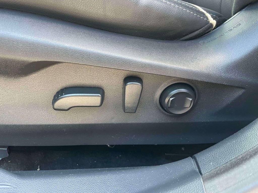 Used 2020 Subaru Outback Limited image 17